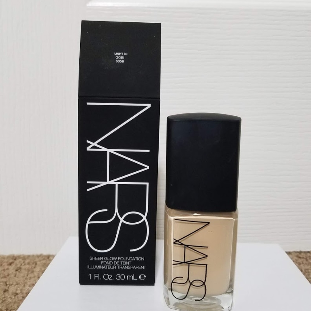 NARS Sheer Glow Foundation - Gobi